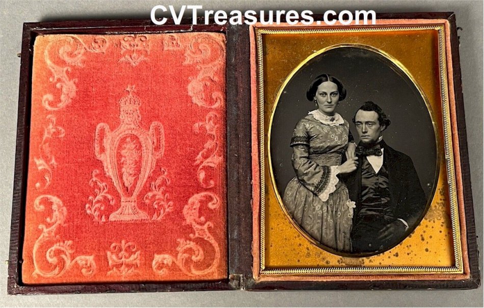 Daguerreotype 1/4 Pl Attractive Couple  Antique